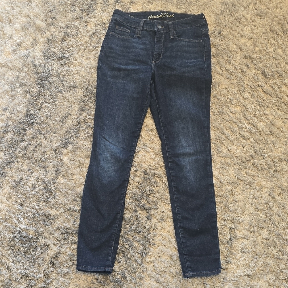Universal Thread Skinny Jeans with Classic Fit Size 4